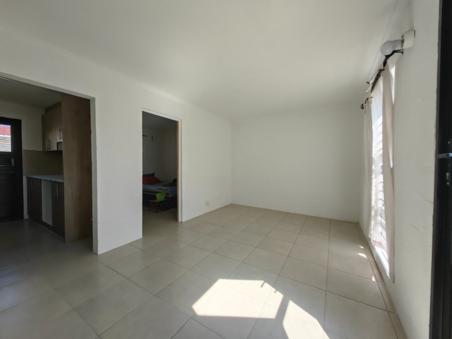2 Bedroom Property for Sale in Eastridge Western Cape